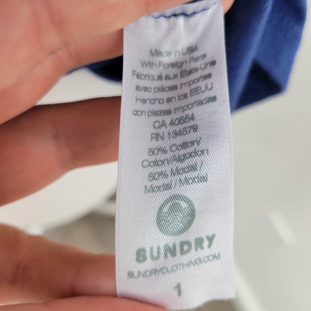 Sundry 'You & Moi' Navy graphic t shirt Small - Picture 3 of 3